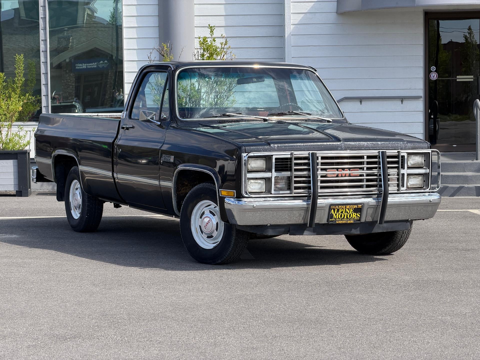 1983 GMC Pickup NA in Black — front three-quarter view