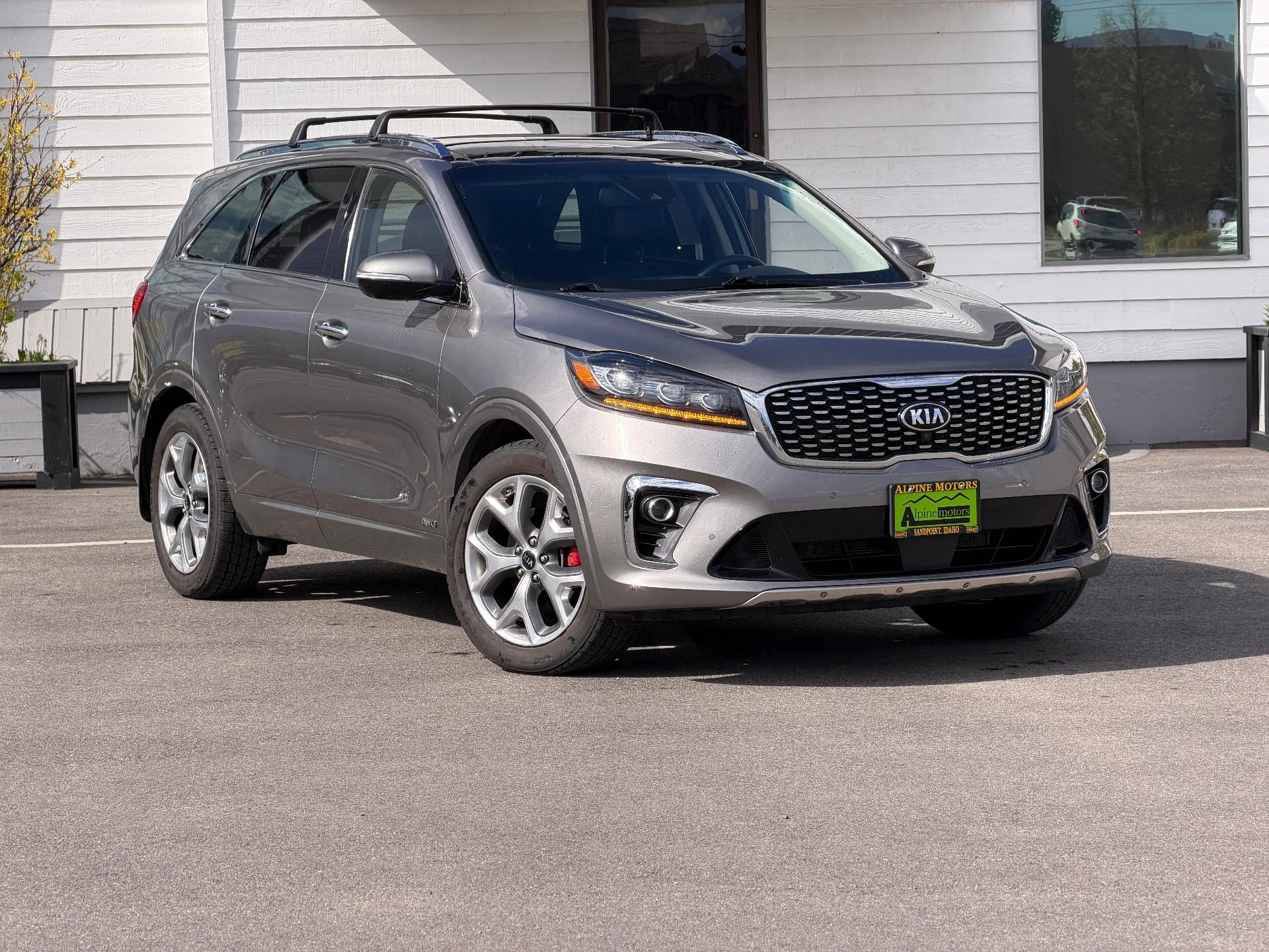 2019 Kia Sorento SX V6 in Gray — front three-quarter view